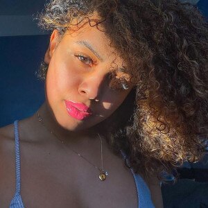 Femme malgache de 35 ans de Lille