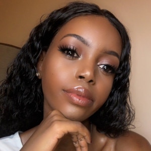 jeune femme noire de 23 ans de Montpellier