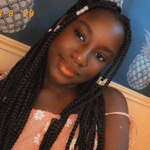 Jeune femme sénégalaise de 22 ans de Strasbourg